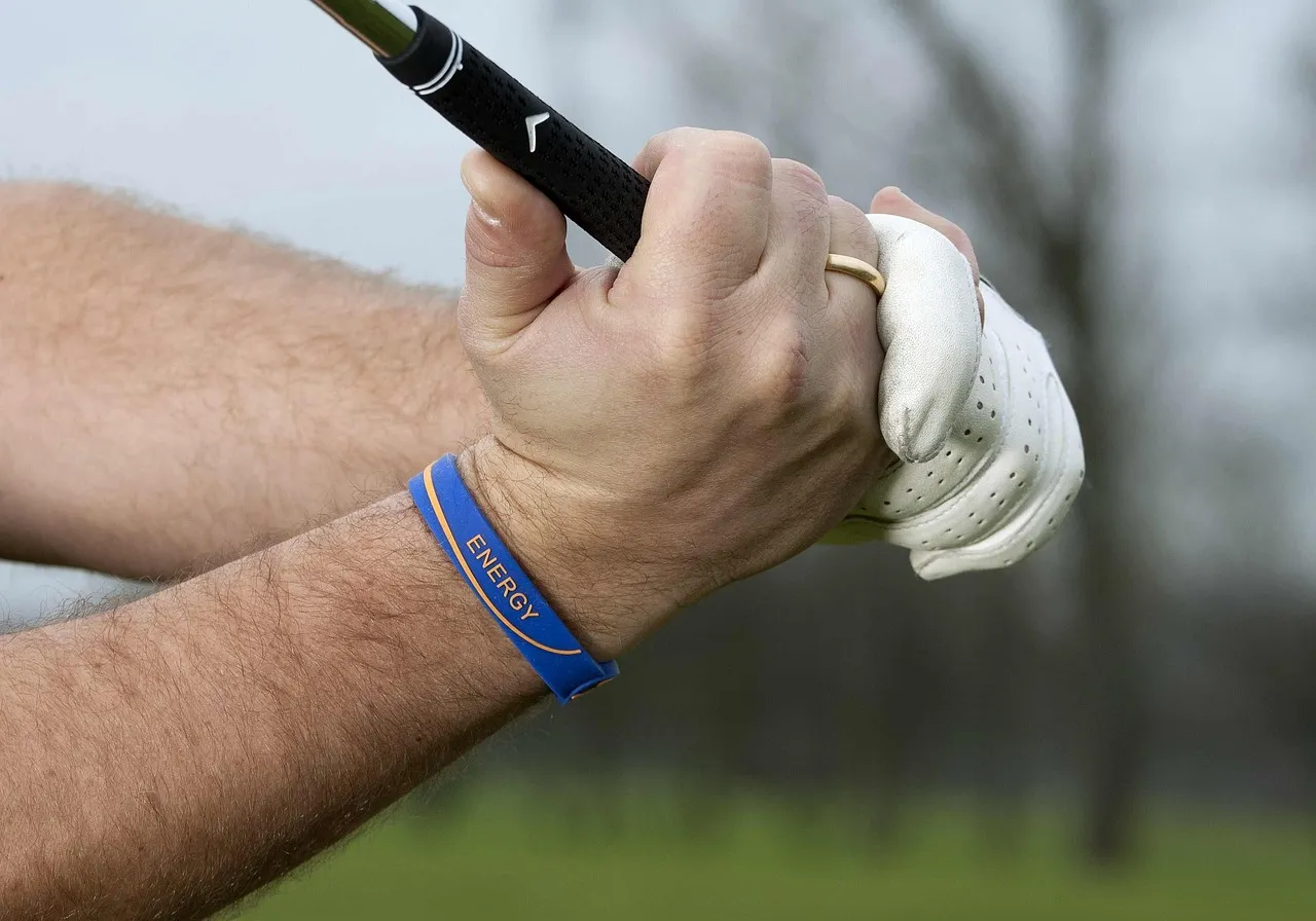 Cómo afecta la humedad de la costa a tu equipo de golf